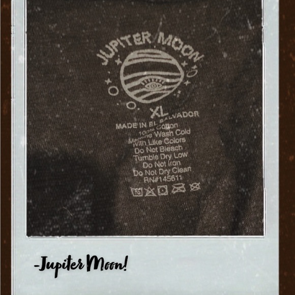 🍒🌸JUNIPER MOON 🌙 TOKYO JAPAN 🌸🍒CROPPED TEE!! - Picture 3 of 3